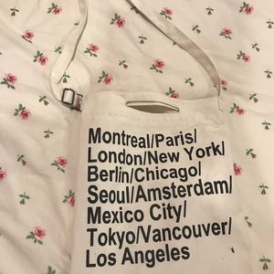Cities tote